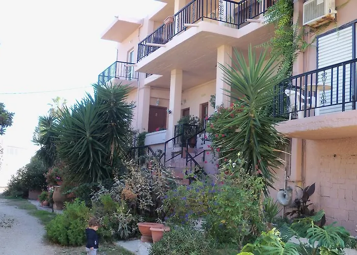 Nikolas Apartments